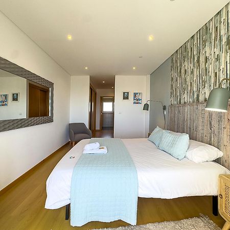 Vibing & Liming Ericeira Hotel Bagian luar foto