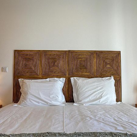 Vibing & Liming Ericeira Hotel Bagian luar foto