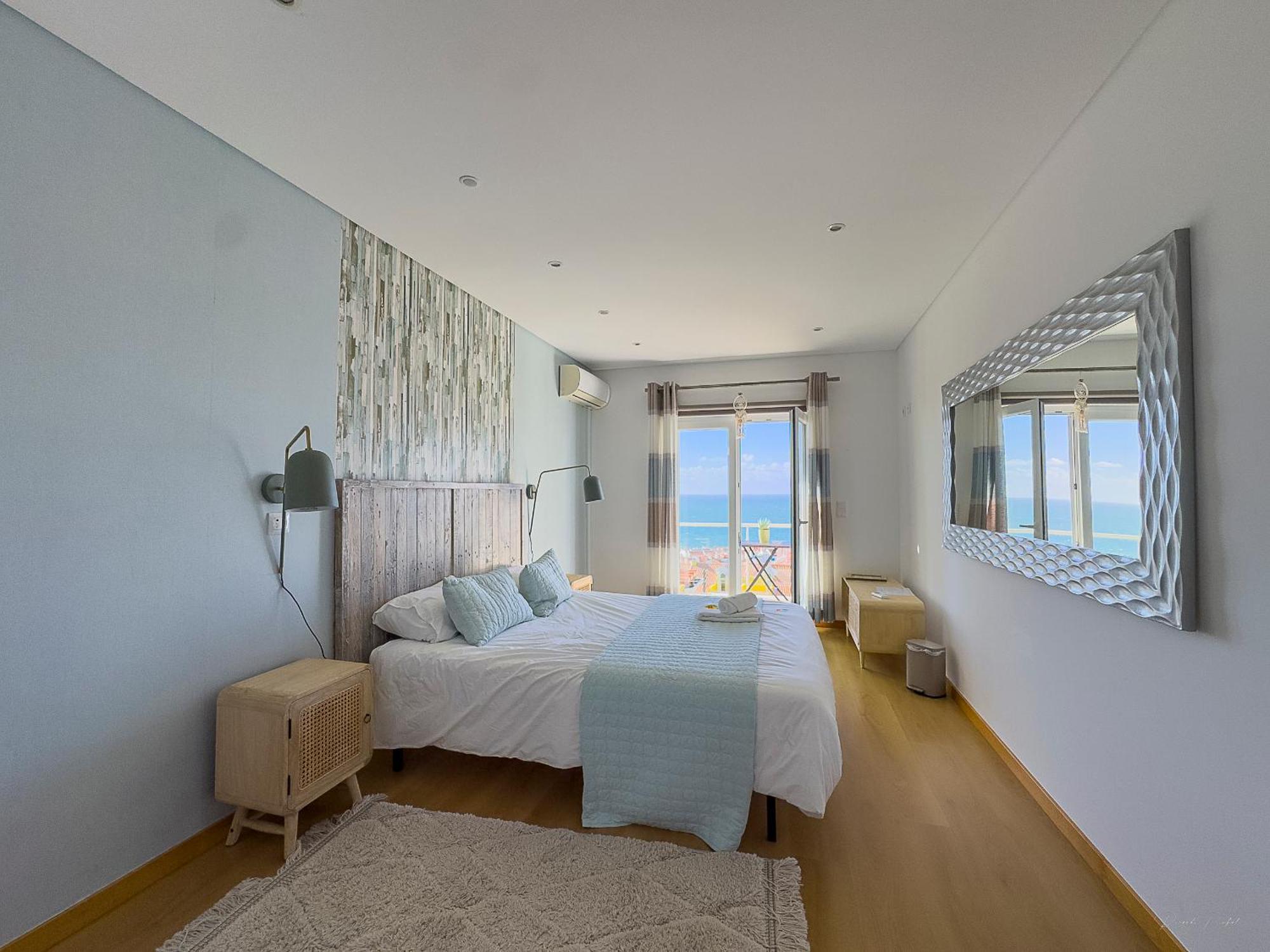 Vibing & Liming Ericeira Hotel Bagian luar foto