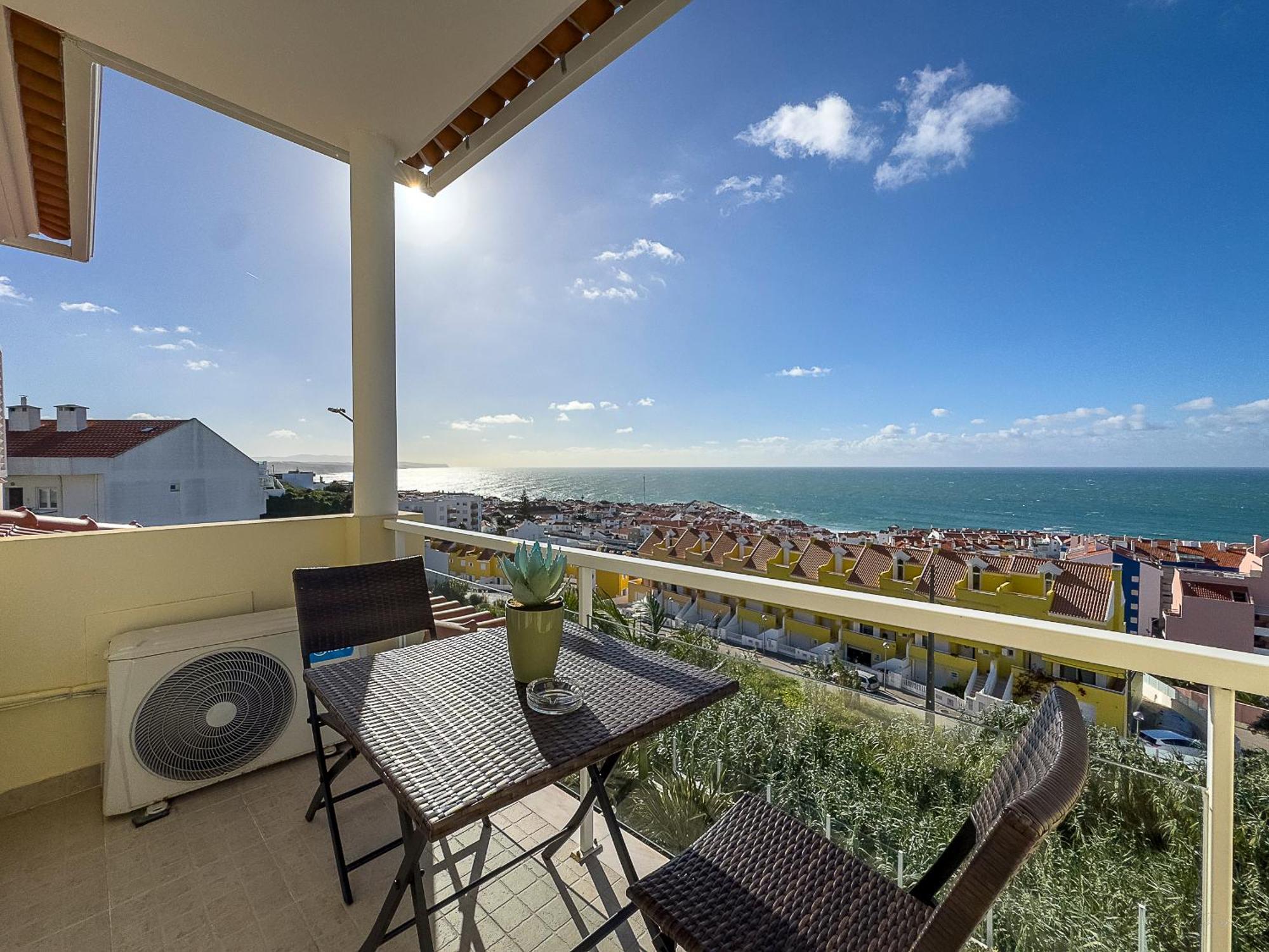 Vibing & Liming Ericeira Hotel Bagian luar foto