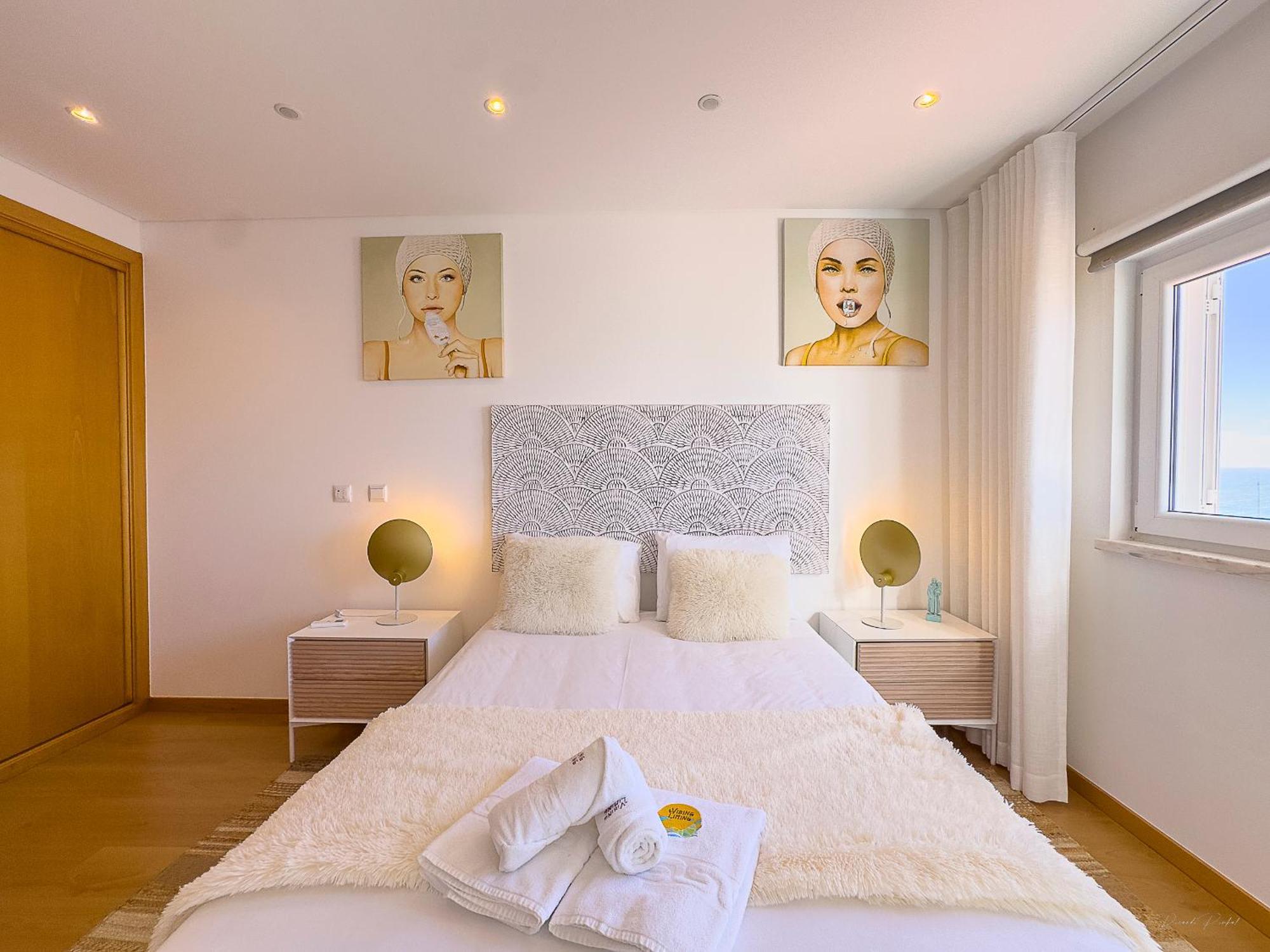 Vibing & Liming Ericeira Hotel Bagian luar foto