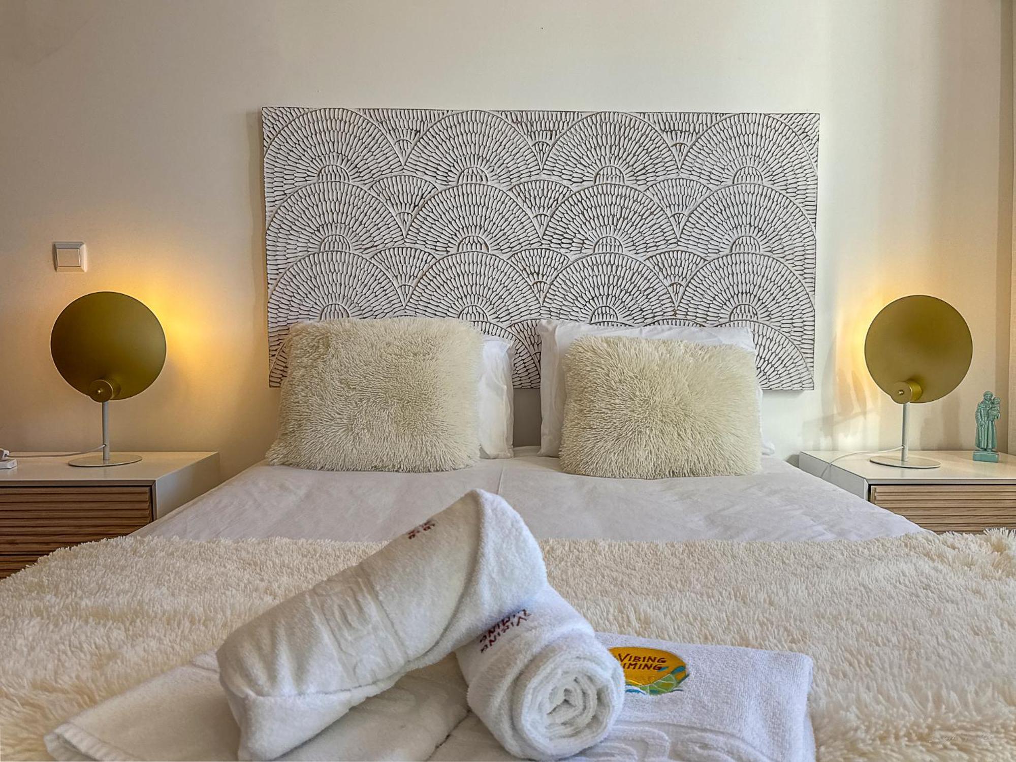 Vibing & Liming Ericeira Hotel Bagian luar foto