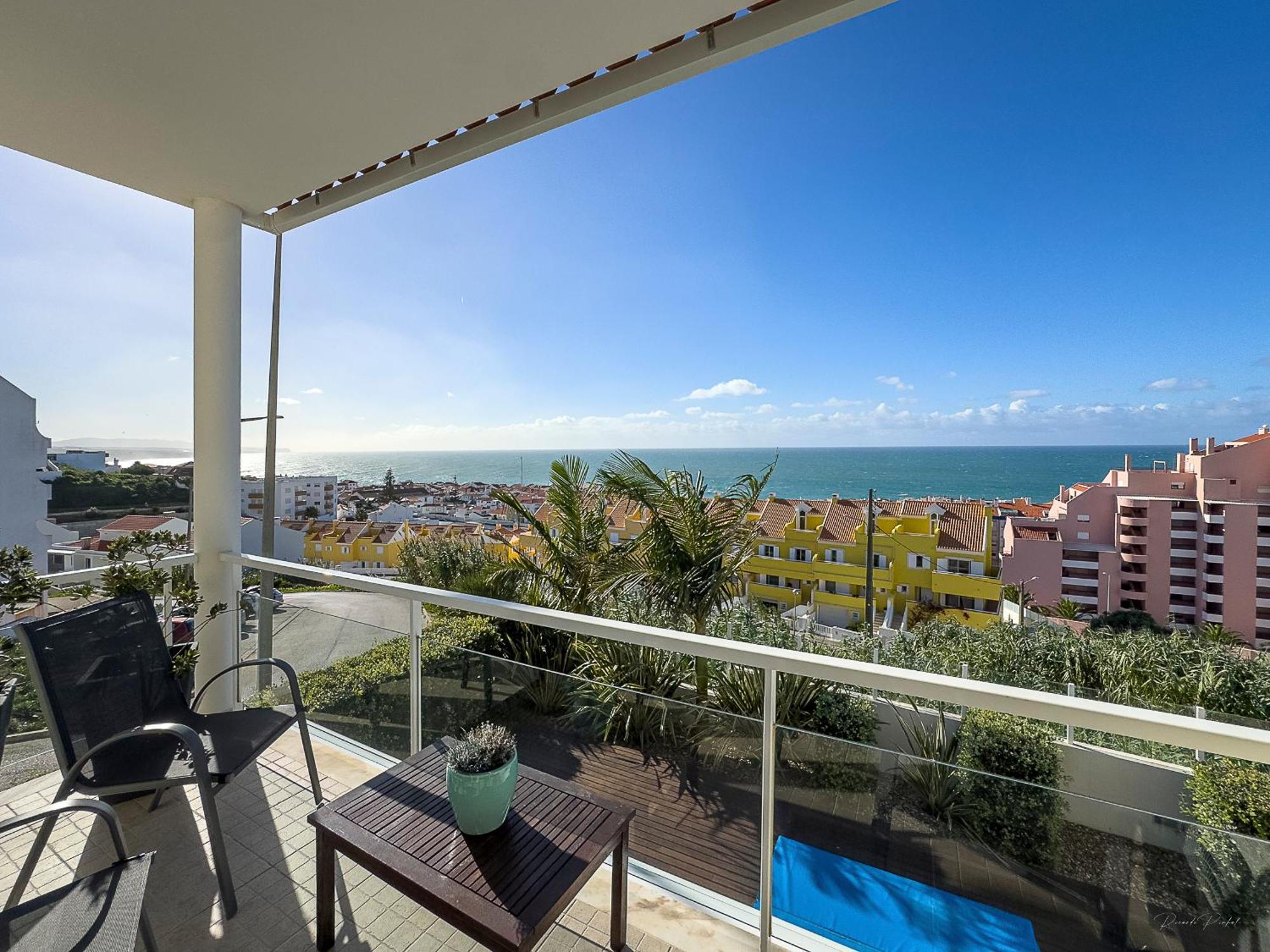Vibing & Liming Ericeira Hotel Bagian luar foto