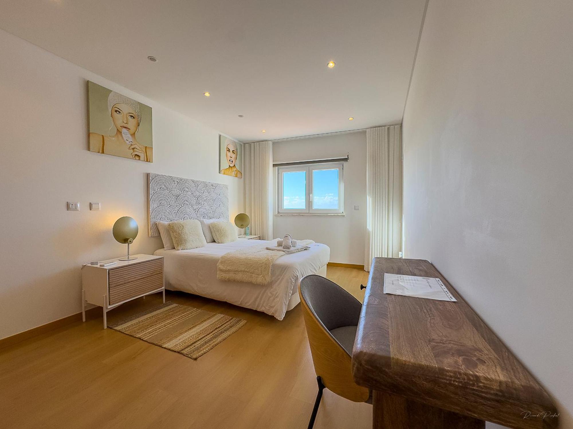 Vibing & Liming Ericeira Hotel Bagian luar foto