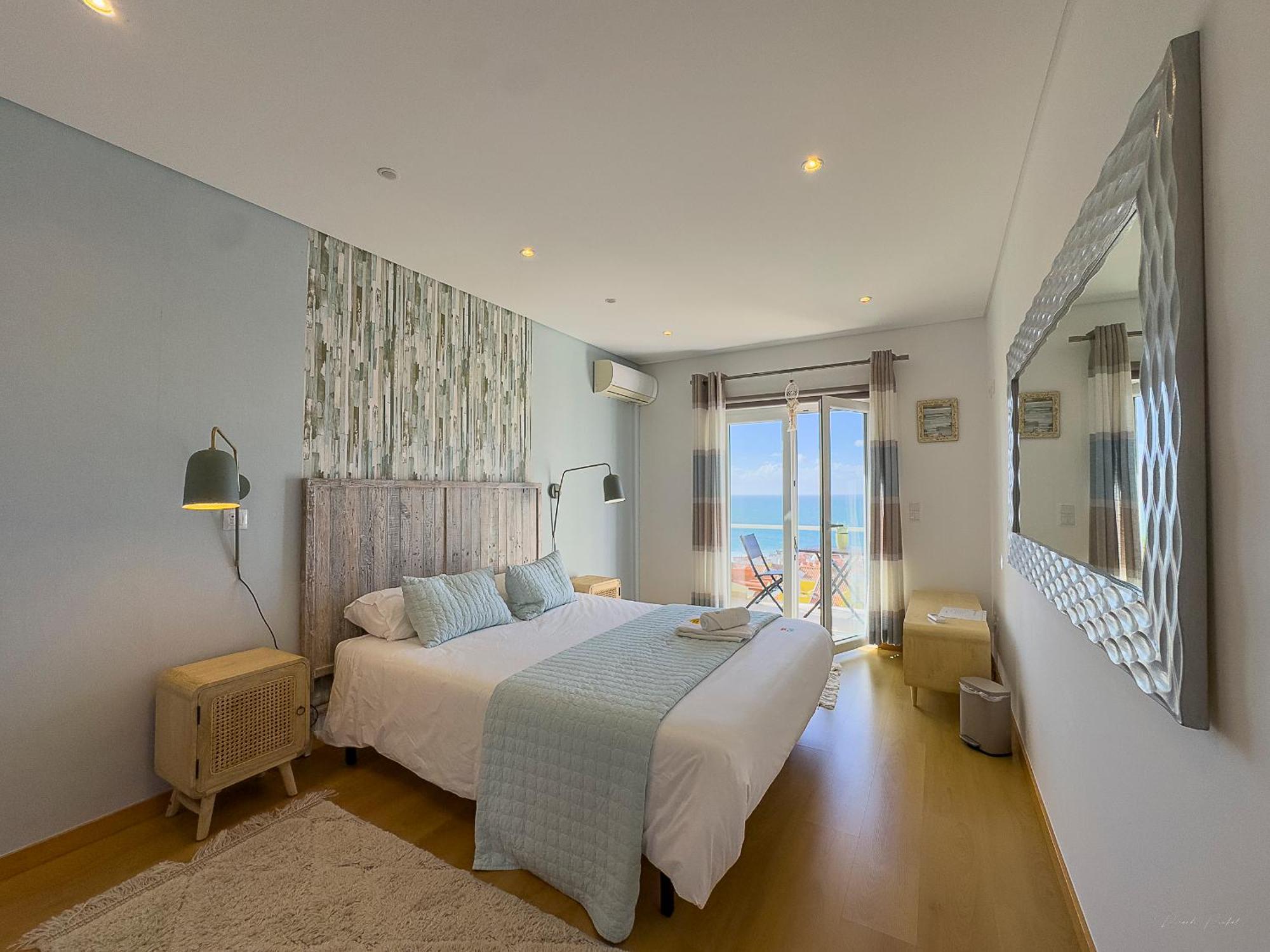 Vibing & Liming Ericeira Hotel Bagian luar foto