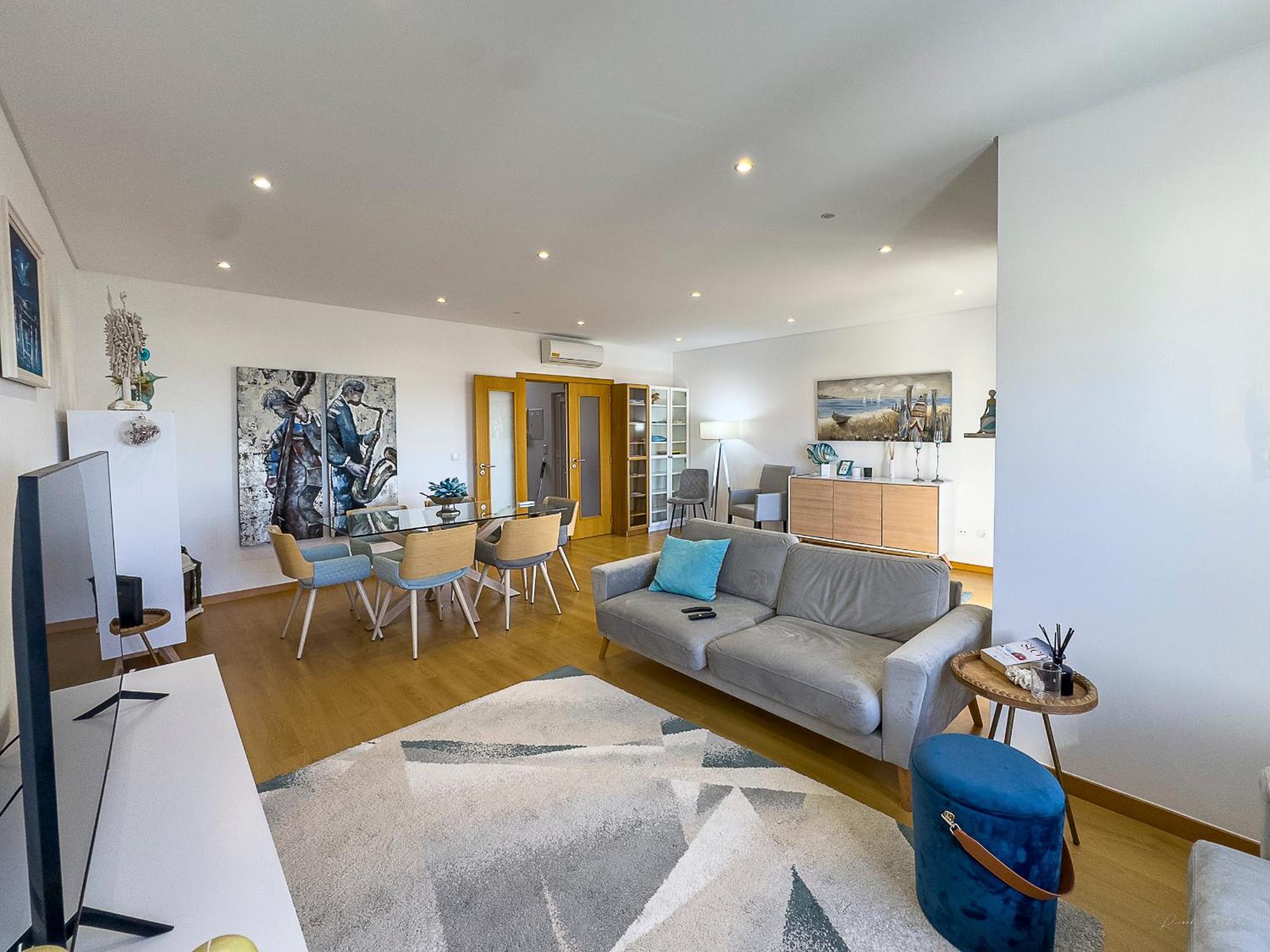 Vibing & Liming Ericeira Hotel Bagian luar foto